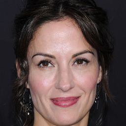 溫蒂·莫尼茲 飾演 Mace Spencer