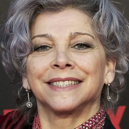 琪蒂·曼維爾 飾演 Marisa