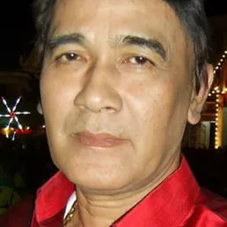 Krung Srivilai 飾演 Pae