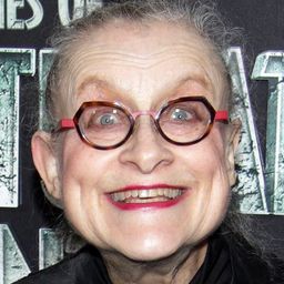 Joyce Robbins - How the West Was Fun演員 飾演Twin #2