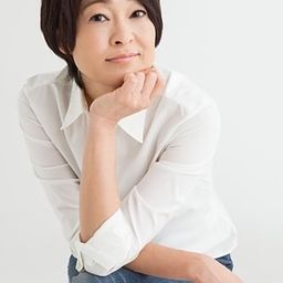 Michiko Kawai 飾演 Kazueda Hitoto