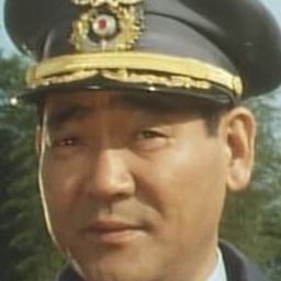 高原駿雄 飾演 Takaishi