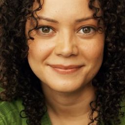 Tanya Perez 飾演 Second Delivery