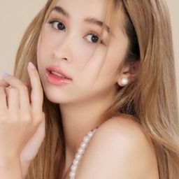 漢娜羅森布魯 飾演 Lady Petchtae