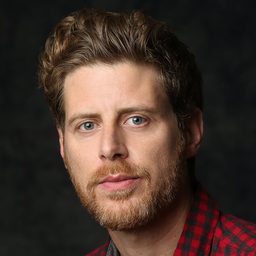 Alejandro Sigüenza 飾演 Daniel