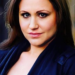 Jaime Gallagher 飾演 Amanda