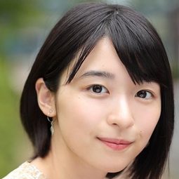 鳴海唯 飾演 Sold20