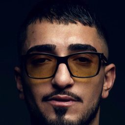 Cem Anhan - Haftbefehl：德國饒舌天王傳奇演員 飾演Self - Haftbefehl's Younger Brother