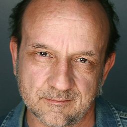 大衛·佑 飾演 Detective Crenshaw