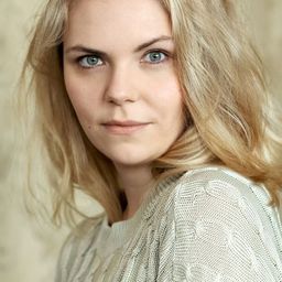 Ricarda Seifried 飾演 Marie