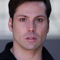 Vincenzo Bocciarelli 飾演 Signor Ghioni