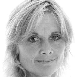 Jill Greenacre 飾演 Bones