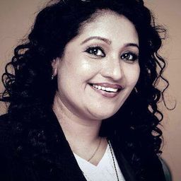 Thezni Khan 飾演 Suprajamma