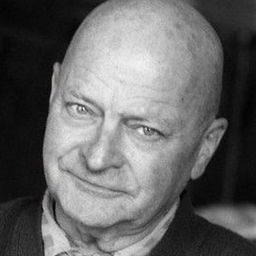 Daniel Boulanger 飾演 Ernest