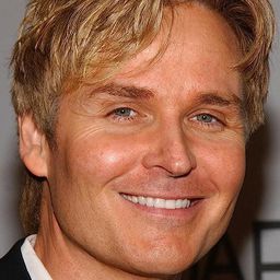 Jeff Trachta 飾演 Michael