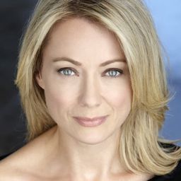 Claire Rankin 飾演 Summer