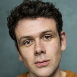 Tómas Howser 飾演 Drengur