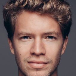 Elias Munk - 92 年之夏演員 飾演Troels Rasmussen