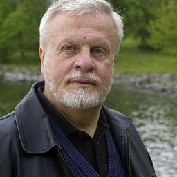 Jan-Eje Ferling 飾演 Man at the Stairs