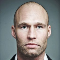 Christian Brandin 飾演 Conny Lloyd