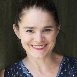 Sandra Utzinger 飾演 Andrea Stamm