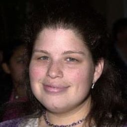 Lori Beth Denberg - 漢堡總動員演員 飾演Connie Muldoon