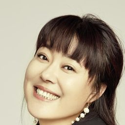 李菁菁 飾演 春梅