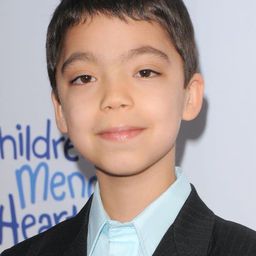 Ethan Bortnick 飾演 Nathan