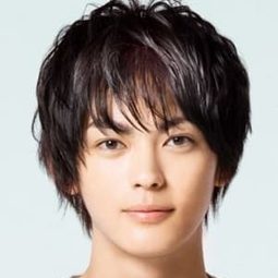 神尾楓珠 飾演 Yusuke Igarashi