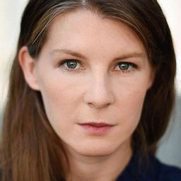 Anna Schinz 飾演 Dete