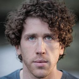 克裏斯·薩德勒 飾演 Scott