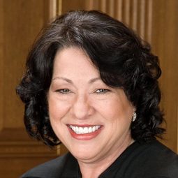 Sonia Sotomayor - The Latino List演員 飾演Self