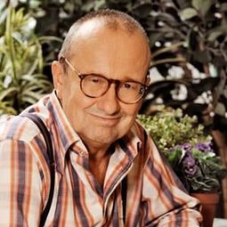 Mark Verstraete 飾演 Duitse Douanier