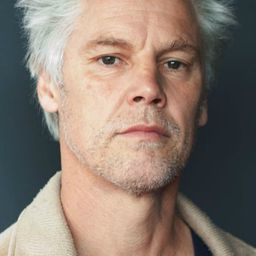 Peter Daube 飾演 Tank Man (segment 'Eau de la vie') / Paul (segment 'Bitch')