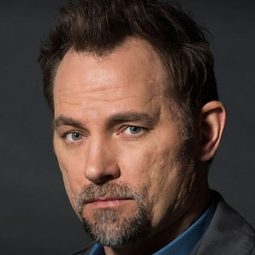 大衛·梅尼爾 - 凱文·哈特：現在要怎樣？演員 飾演Victor