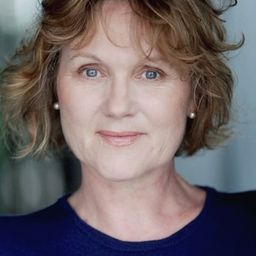 Catherine Davenier 飾演 Jacqueline