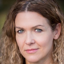 Jerri Tubbs 飾演 Shula Sloan