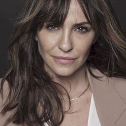 Melani Olivares 飾演 La Camarera