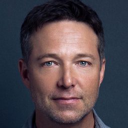 喬治·紐博恩 - 花園裡的螢火蟲演員 飾演Jimmy