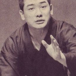 古今亭 誌ん朝  飾演 Narration