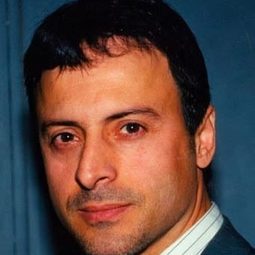 Jalal Merhi 飾演 Ray Stanton