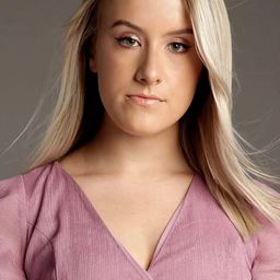 Gwyneth Anne Trumbore - 人犬演員 飾演High School Student