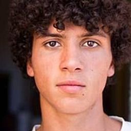 Loris Scarpa 飾演 Daz