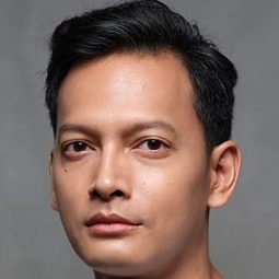 費迪·努里爾 - 跪毯旁的眼淚演員 飾演Arif