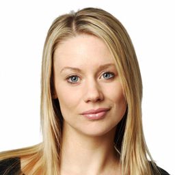 Kellie Shirley 飾演 Royal Court Actress