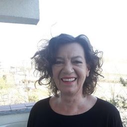 Barbara Dziekan - 殺誡演員 飾演Cashier