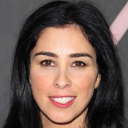 莎拉·席爾蔓 飾演 Self