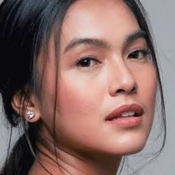 Rania Putri Sari 飾演 Kartini