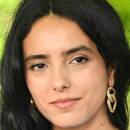 阿芙皙雅·艾薇 - 宿命，吾愛演員 飾演Camélia