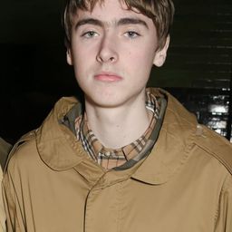 Gene Gallagher 飾演 Self